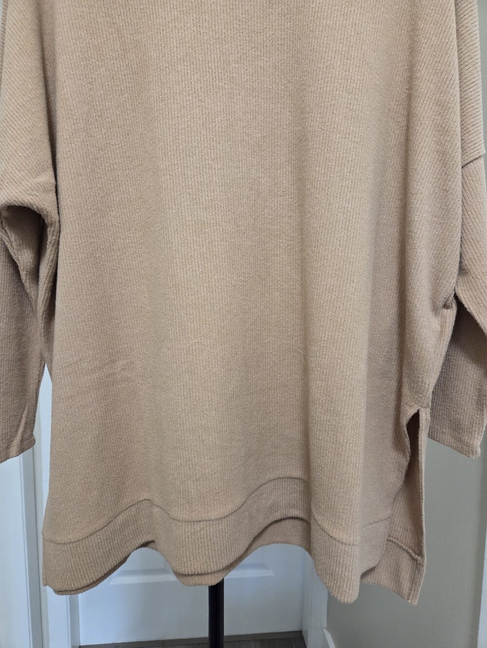 NWT Apricot Beige Ribbed Knit Tunic Sweater Top Oversized Dolman Sleeve - Picture 4 of 10